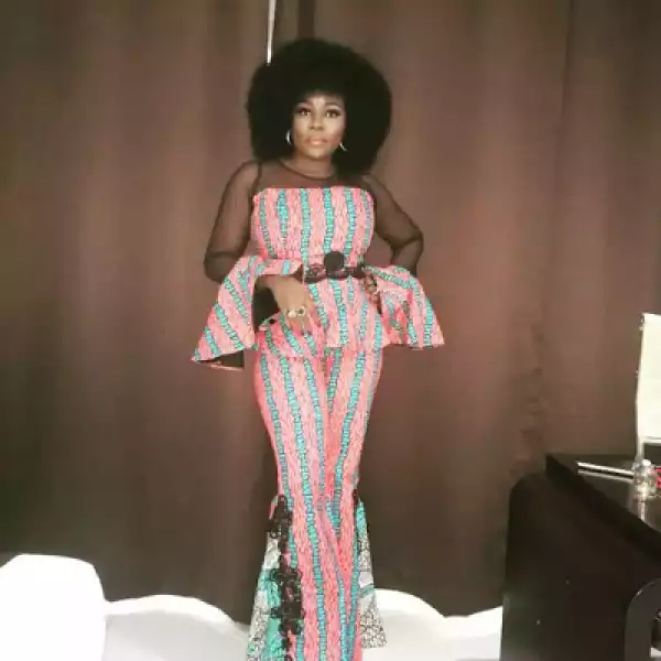 See What Singer Omawumi Looks Like In This Beautiful African Print Attire [Photos]